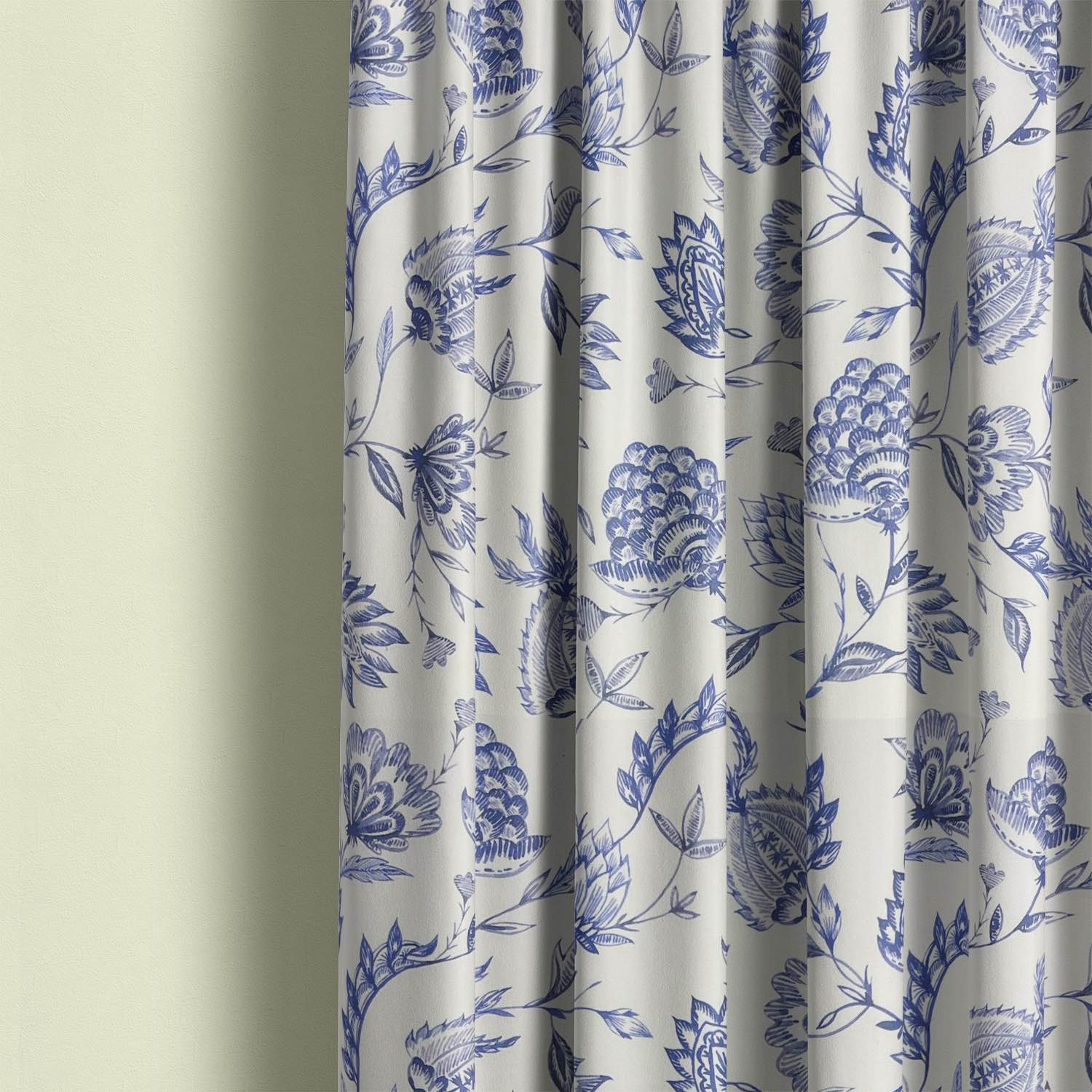 Vergulde Fabric: Exquisite choice for creating opulent curtains, bedding, and table linens