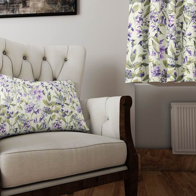 Reduced printed curtain and upholstery fabrics in floral and patterned styles.